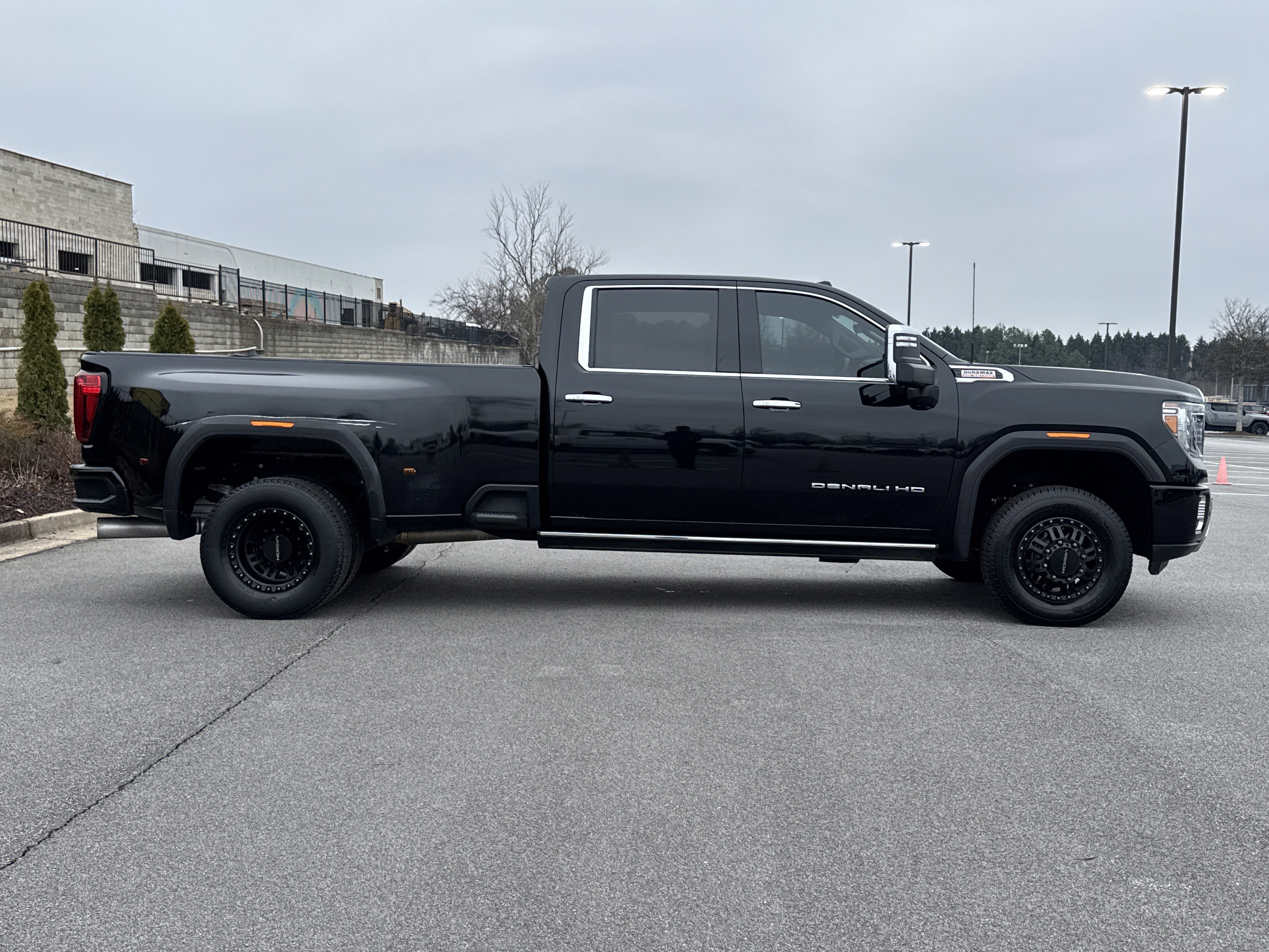 Used 2023 GMC Sierra 3500 Denali w/ Denali Ultimate Package image 11