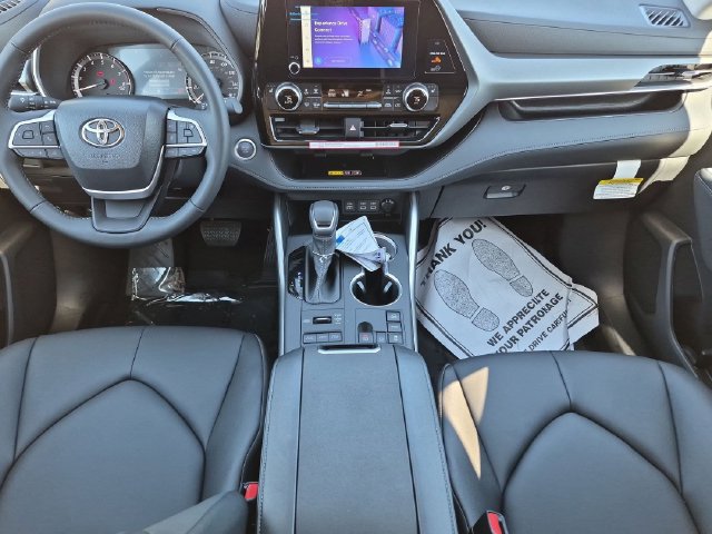 Certified 2026 Toyota Highlander XLE AWD/4WD image 28