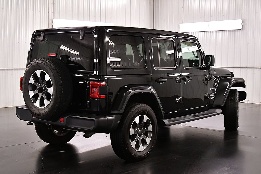 Used 2022 Jeep Wrangler Unlimited Sahara w/ LED Lighting Group AWD/4WD image 7