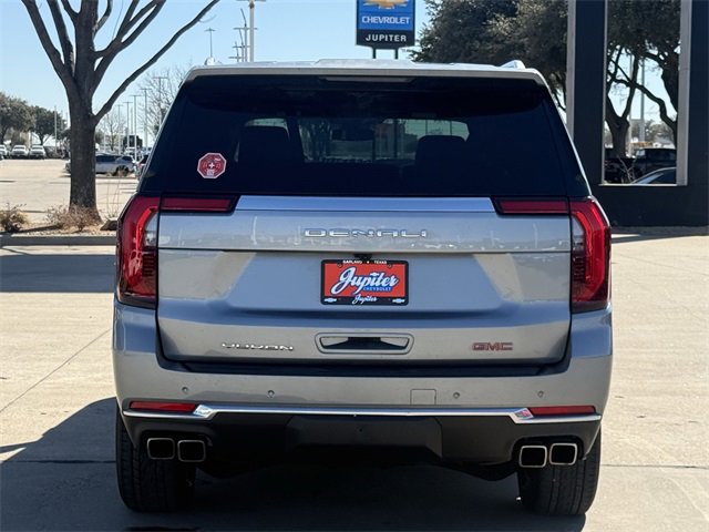 Used 2025 GMC Yukon XL Denali image 5