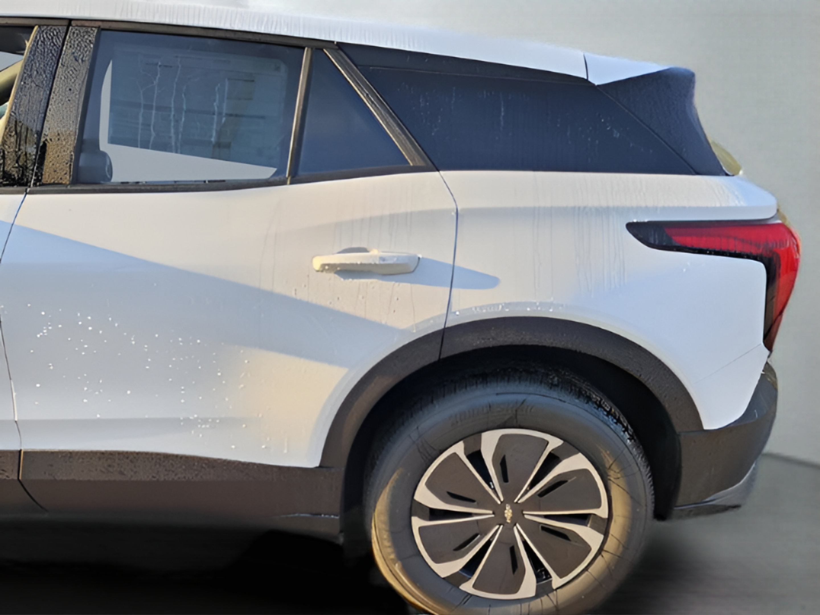 New 2025 Chevrolet Blazer EV LT AWD/4WD image 28