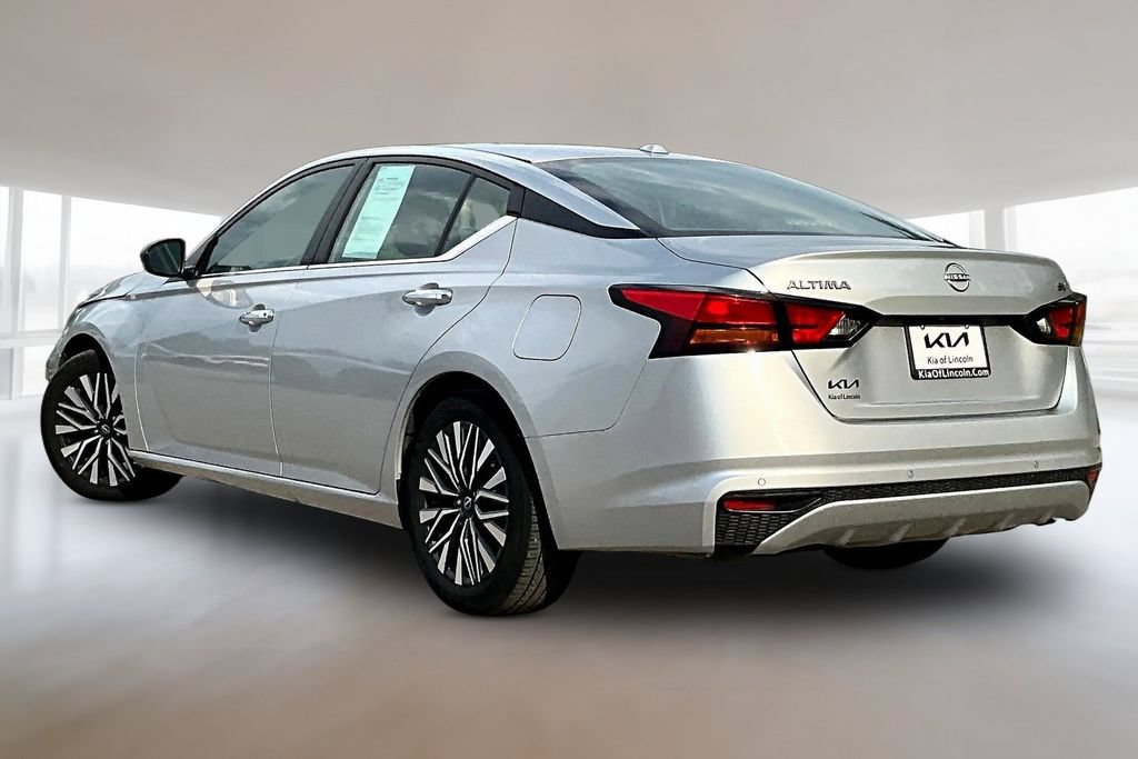 Used 2024 Nissan Altima 2.5 SV FWD image 4