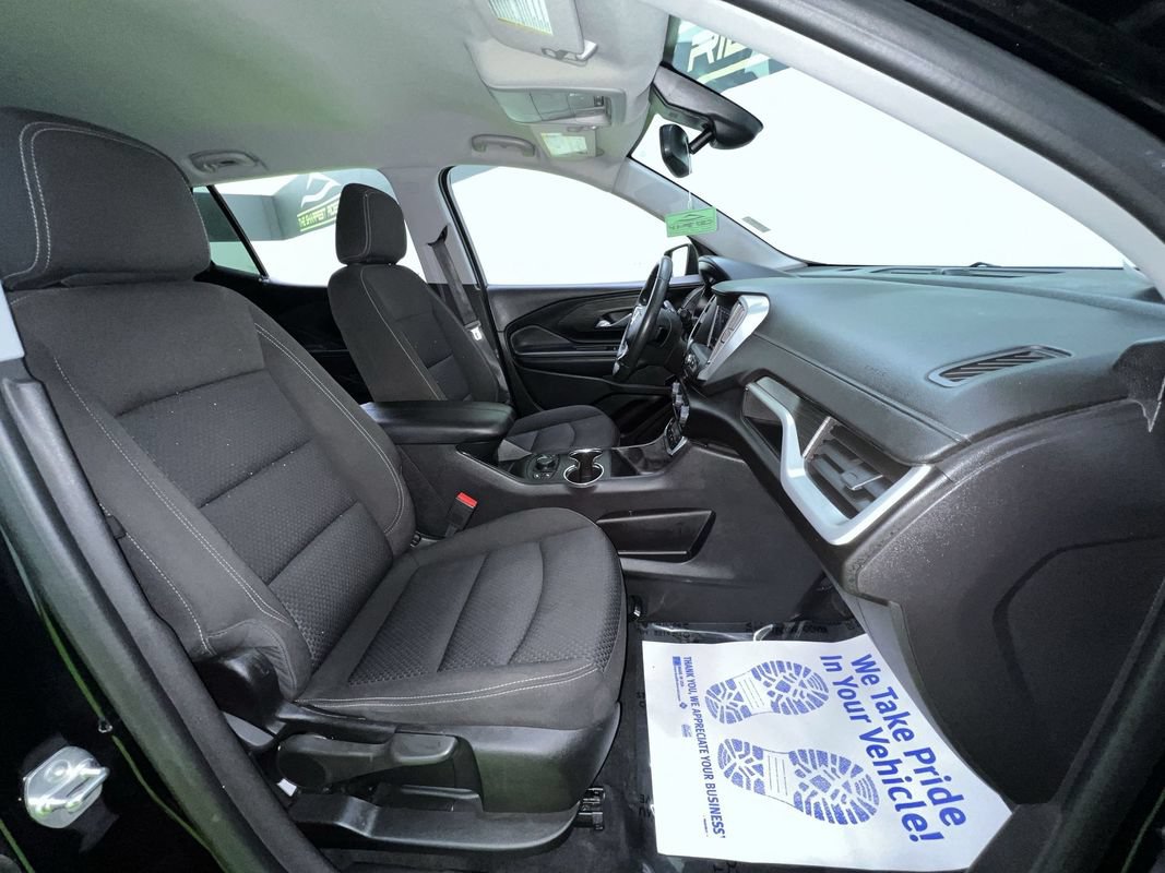 Used 2024 GMC Terrain SLE w/ Driver Convenience Package FWD image 28