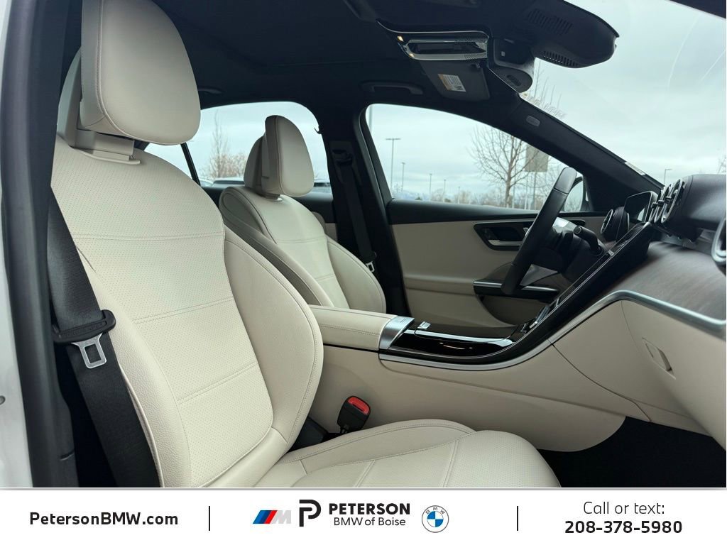 Used 2025 Mercedes-Benz C 300 4MATIC Sedan image 23