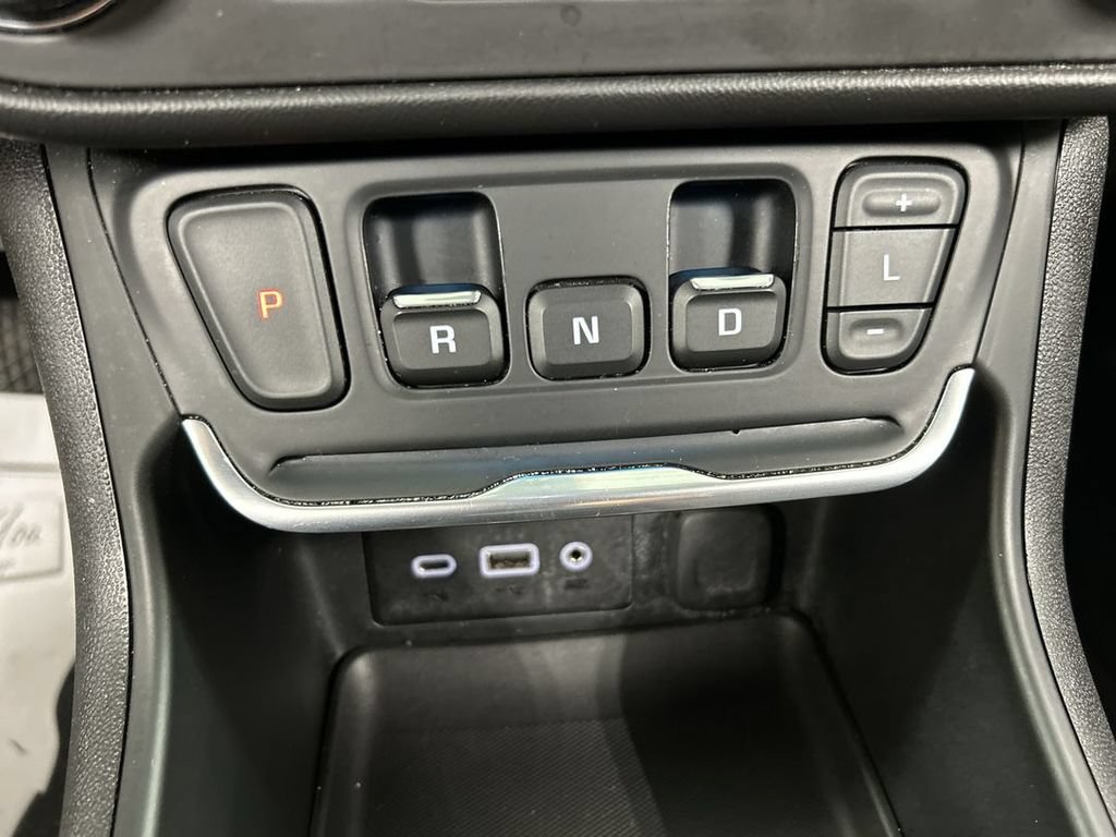 Used 2021 GMC Terrain SLE w/ Driver Convenience Package AWD/4WD image 17