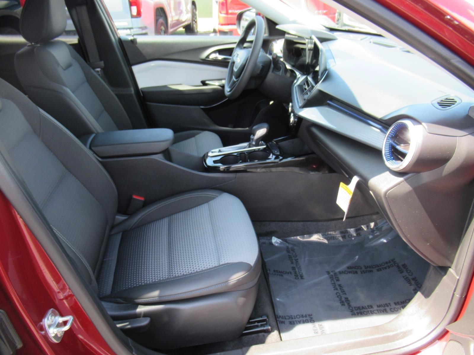 Certified 2024 Chevrolet Trax LT FWD image 10