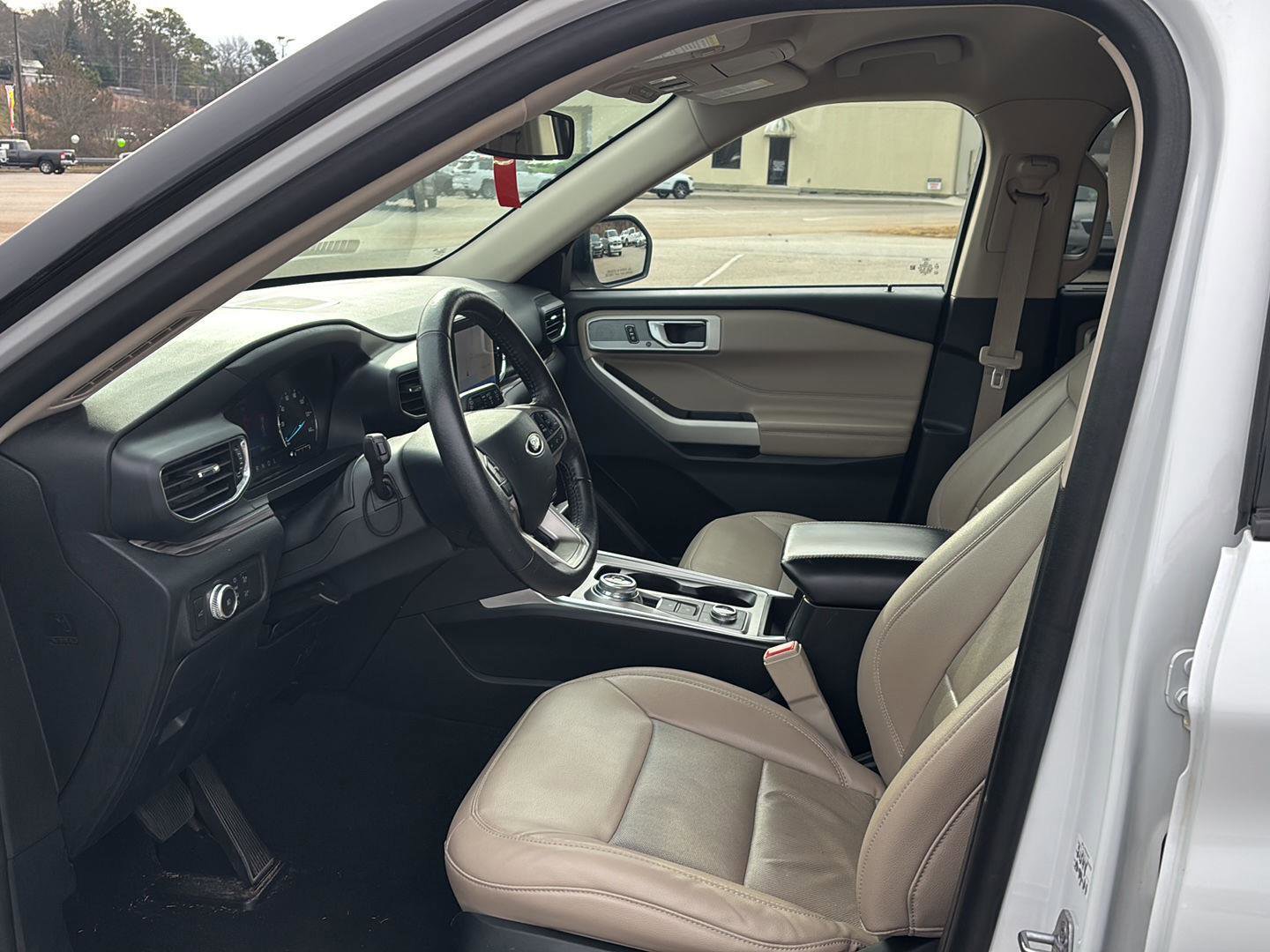 Used 2021 Ford Explorer Limited image 9