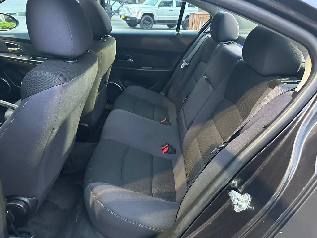 Used 2015 Chevrolet Cruze LT w/ Sun And Sound Package FWD image 10