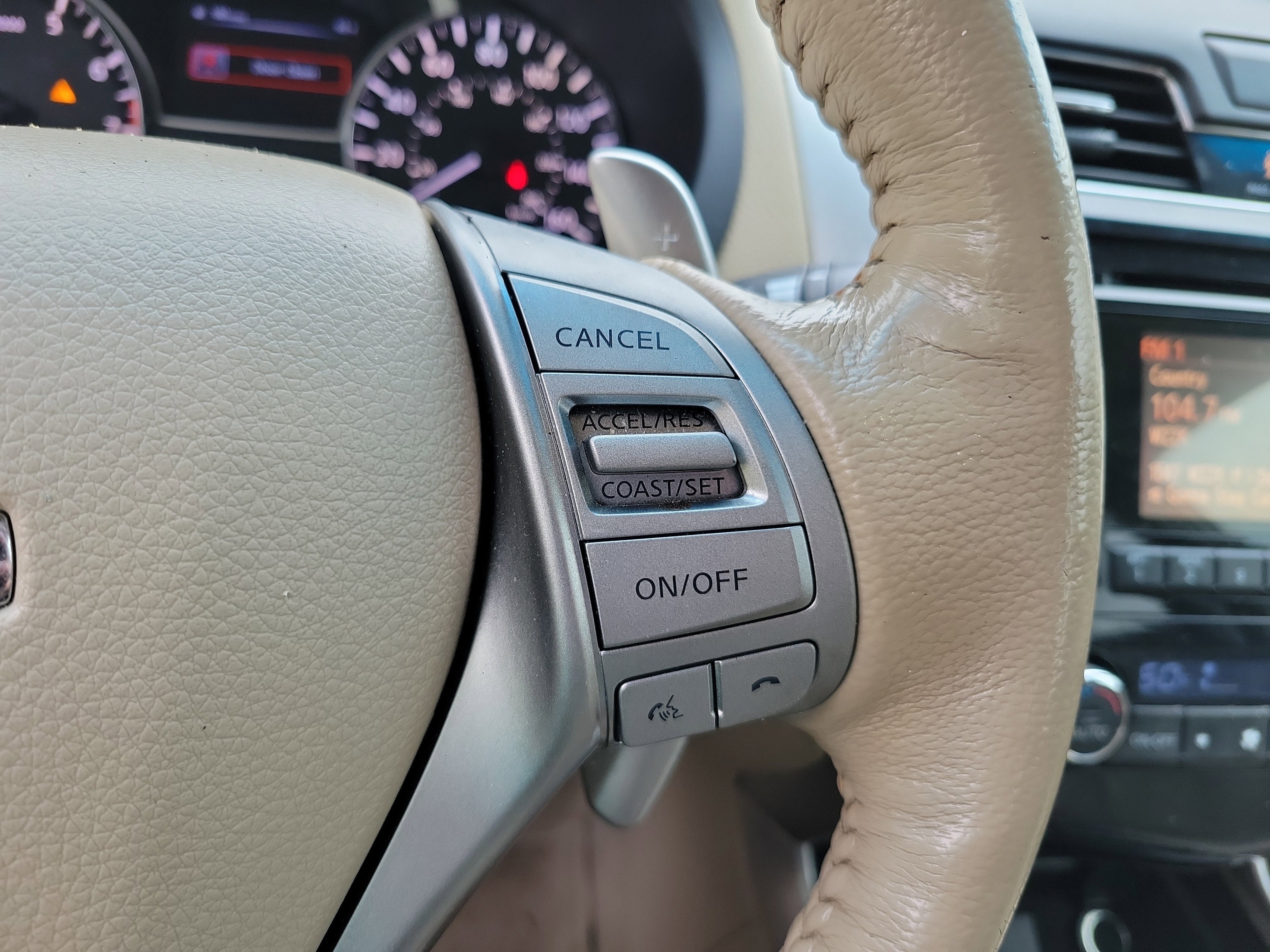 Used 2013 Nissan Altima 3.5 SL FWD image 12