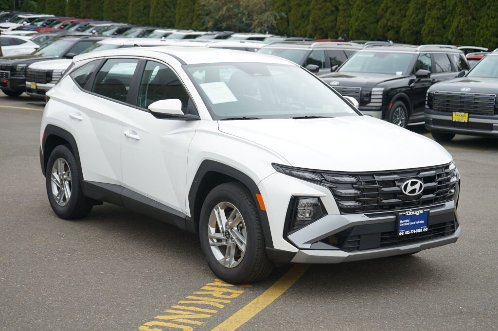 Certified 2025 Hyundai Tucson SE FWD image 3