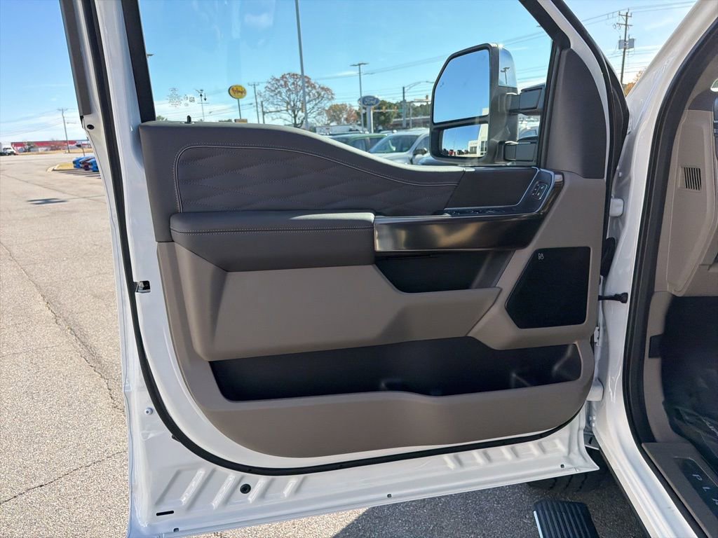 New 2026 Ford F250 Platinum w/ Platinum Plus Package image 13