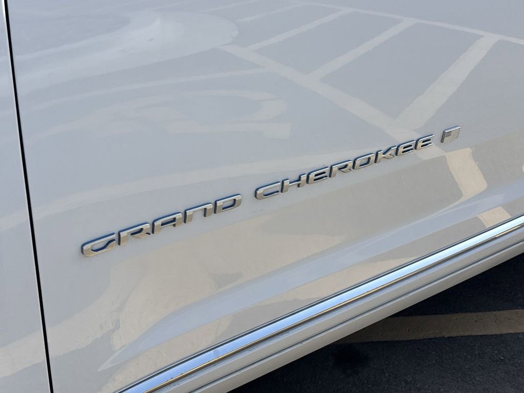 Used 2022 Jeep Grand Cherokee Summit w/ Advanced Protech Group IV image 32