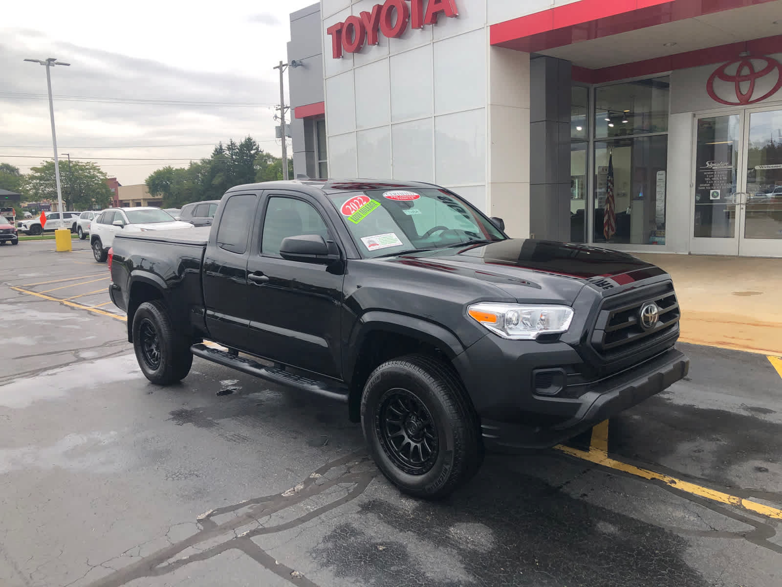 Used 2022 Toyota Tacoma SR RWD image 3