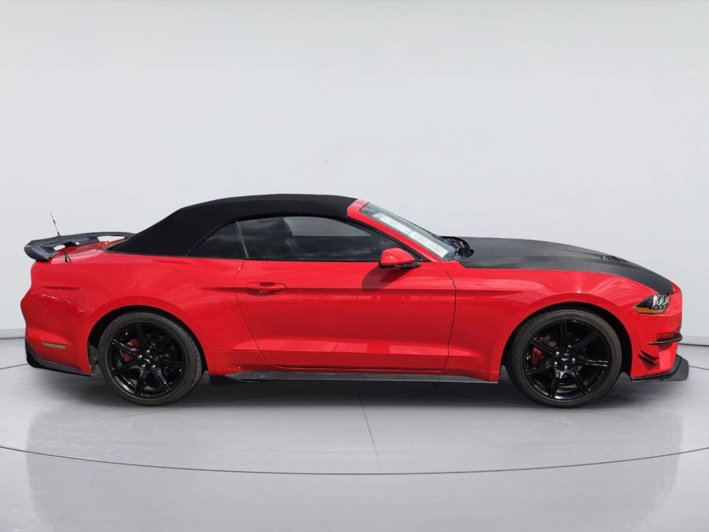 Certified 2022 Ford Mustang Premium RWD image 4