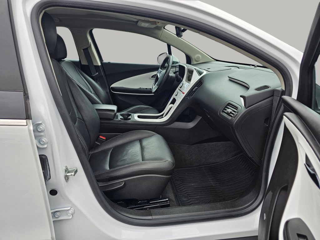 Used 2014 Chevrolet Volt Premium w/ Premium Trim Package image 24