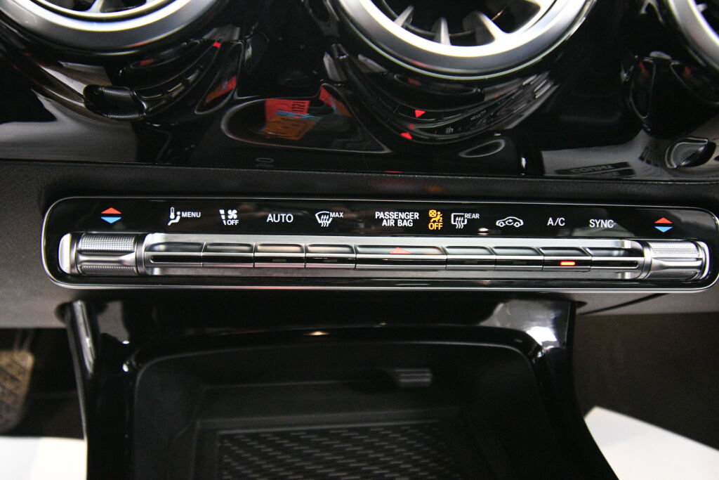 Used 2025 Mercedes-Benz CLA 250 4MATIC image 16