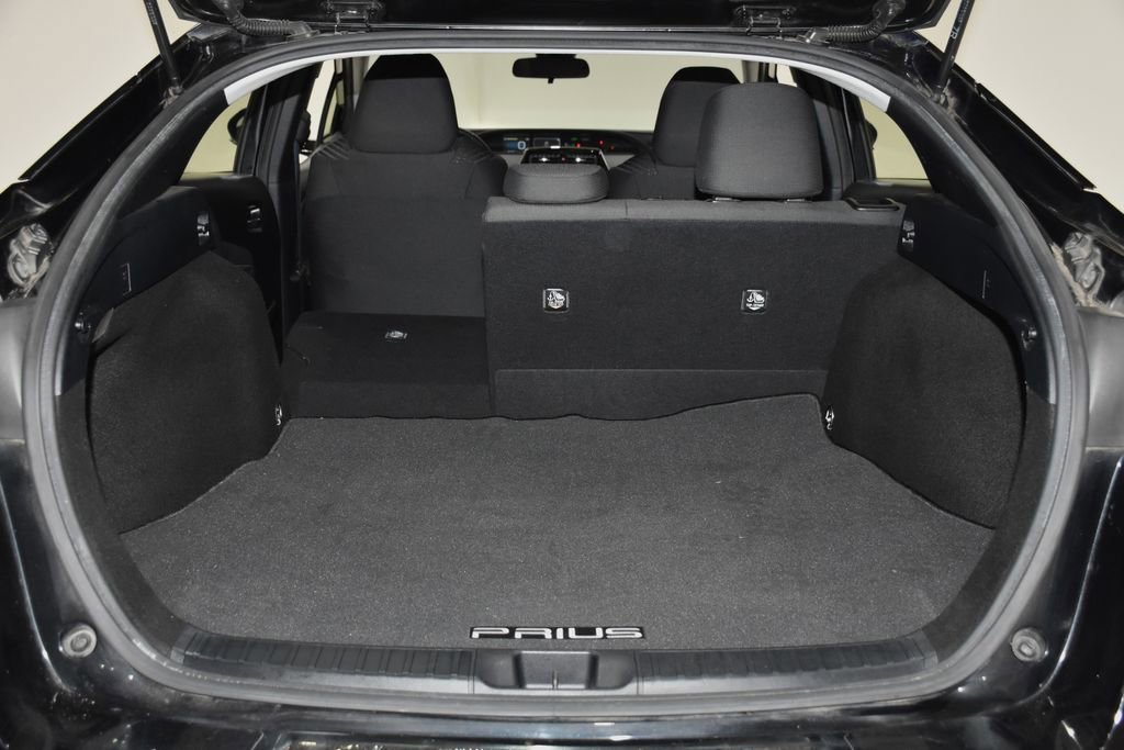 Used 2016 Toyota Prius Four image 25