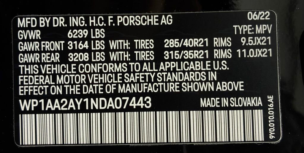 Used 2022 Porsche Cayenne Platinum Edition image 63