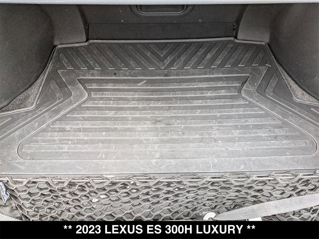 Used 2023 Lexus ES 300h w/ Accessory Package (Z2) image 26