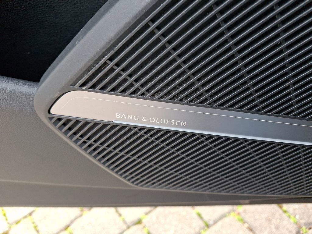 Used 2023 Audi Q5 e Premium Plus w/ Premium Plus Package image 30