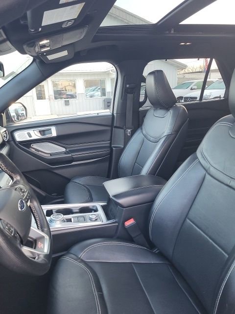 Used 2020 Ford Explorer ST w/ ST Street Pack image 11