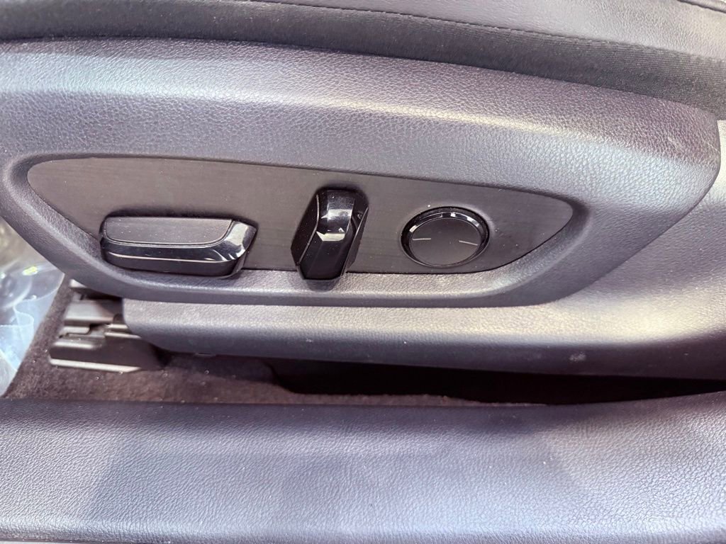 Certified 2023 Lexus ES 350 F Sport w/ Accessory Package (Z2) image 19