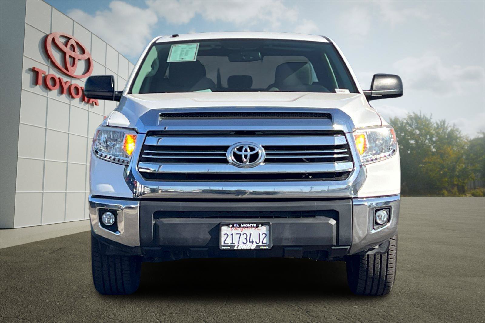 Certified 2017 Toyota Tundra SR5 w/ SR5 Upgrade Package RWD image 8