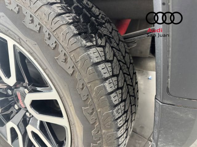 Used 2022 GMC Sierra 1500 AT4 w/ AT4 Premium Package image 12