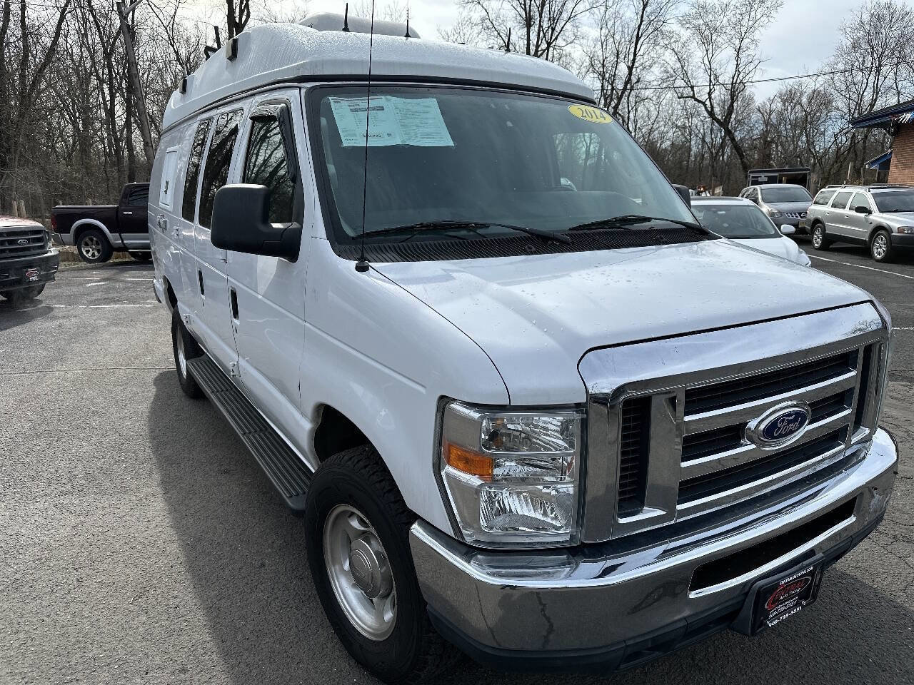 Used 2014 Ford E-350 and Econoline 350 Extended Super Duty w/ Premium Van Group RWD image 3
