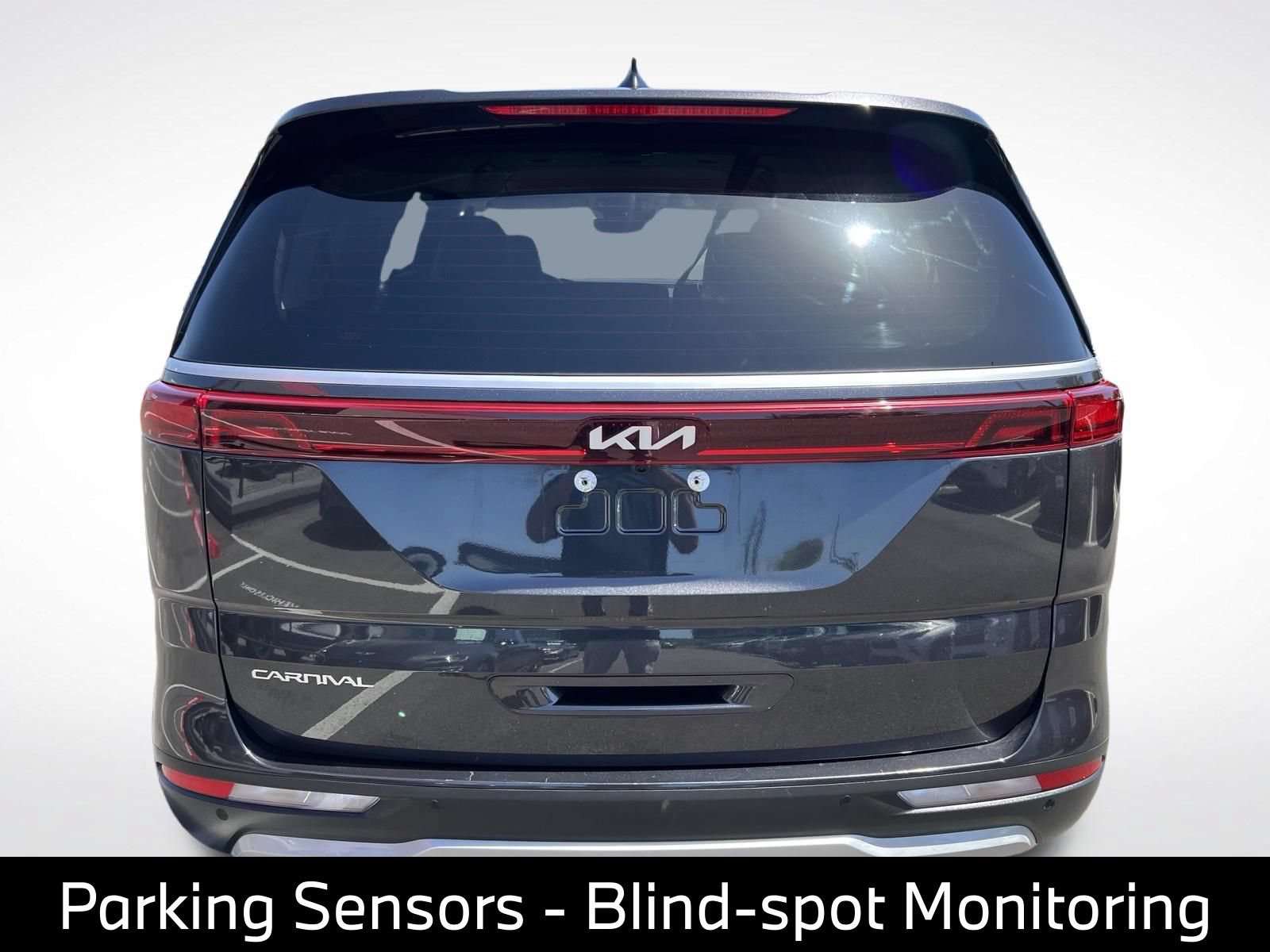 Used 2024 Kia Carnival LX FWD image 6