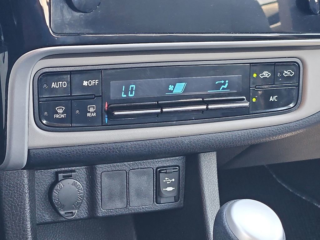Used 2019 Toyota Corolla LE FWD image 17