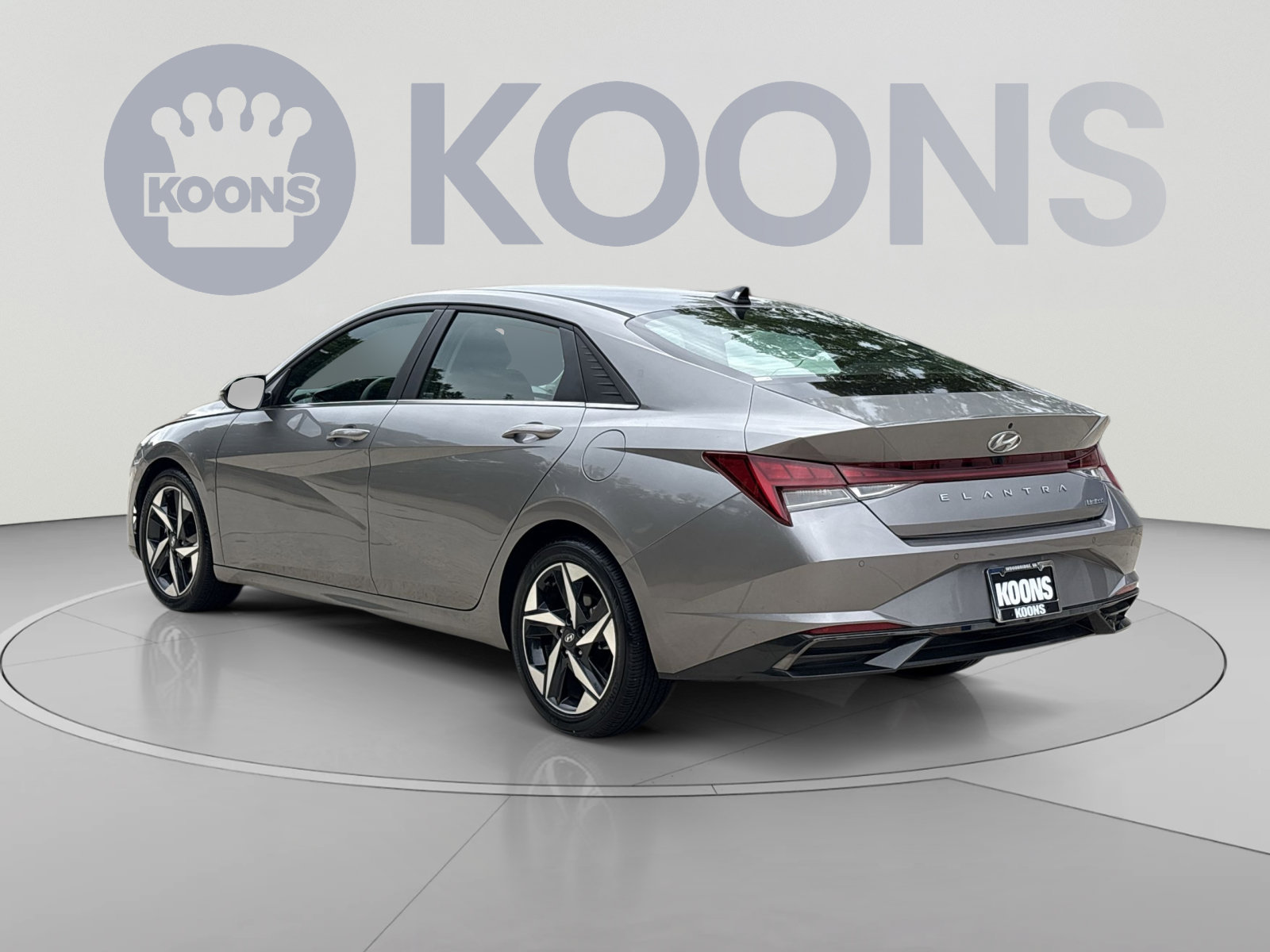 Used 2023 Hyundai Elantra Limited w/ Cargo Package FWD image 4
