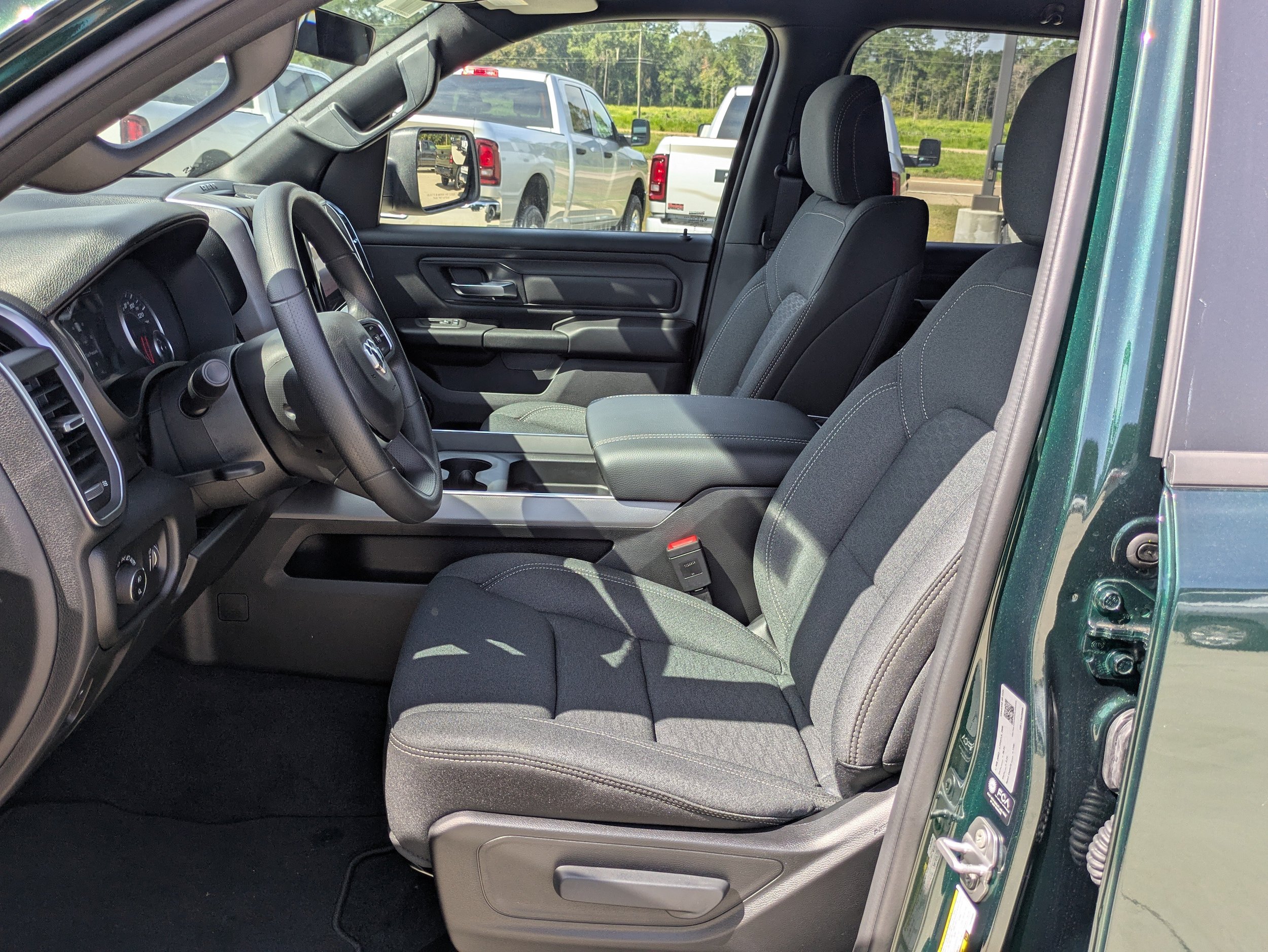 New 2026 RAM 1500 Express AWD/4WD image 5