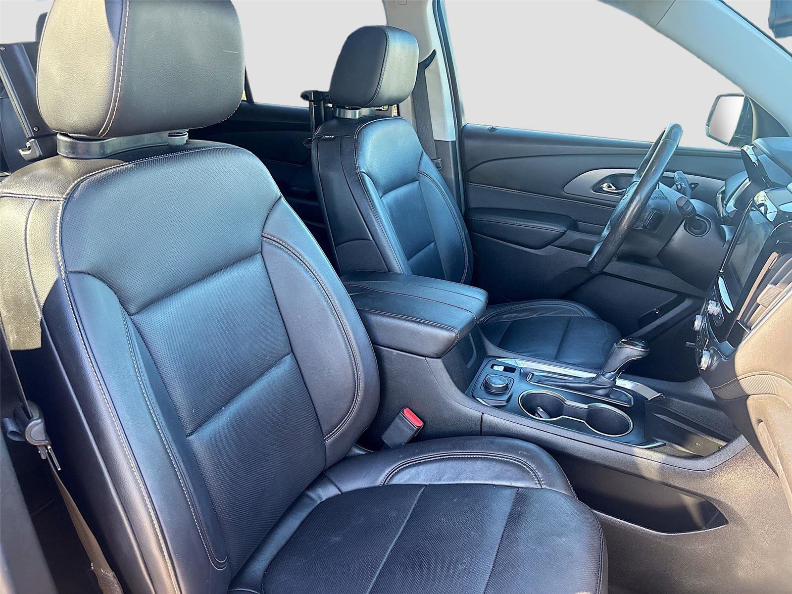 Used 2018 Chevrolet Traverse Premier w/ Driver Confidence II Package image 32