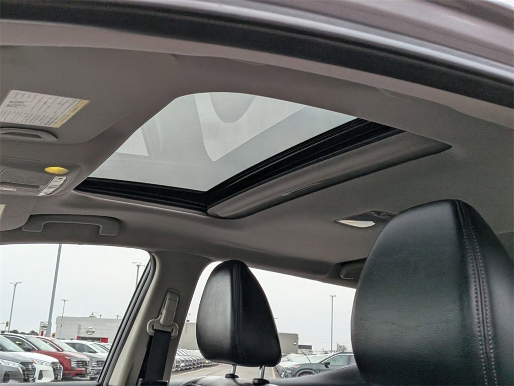 Used 2019 Nissan Rogue Sport SL image 12