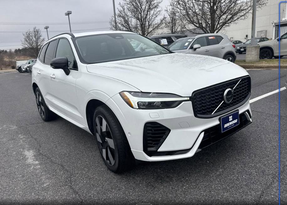 Used 2025 Volvo XC60 T8 Ultra w/ Protection Package Premier AWD/4WD image 32