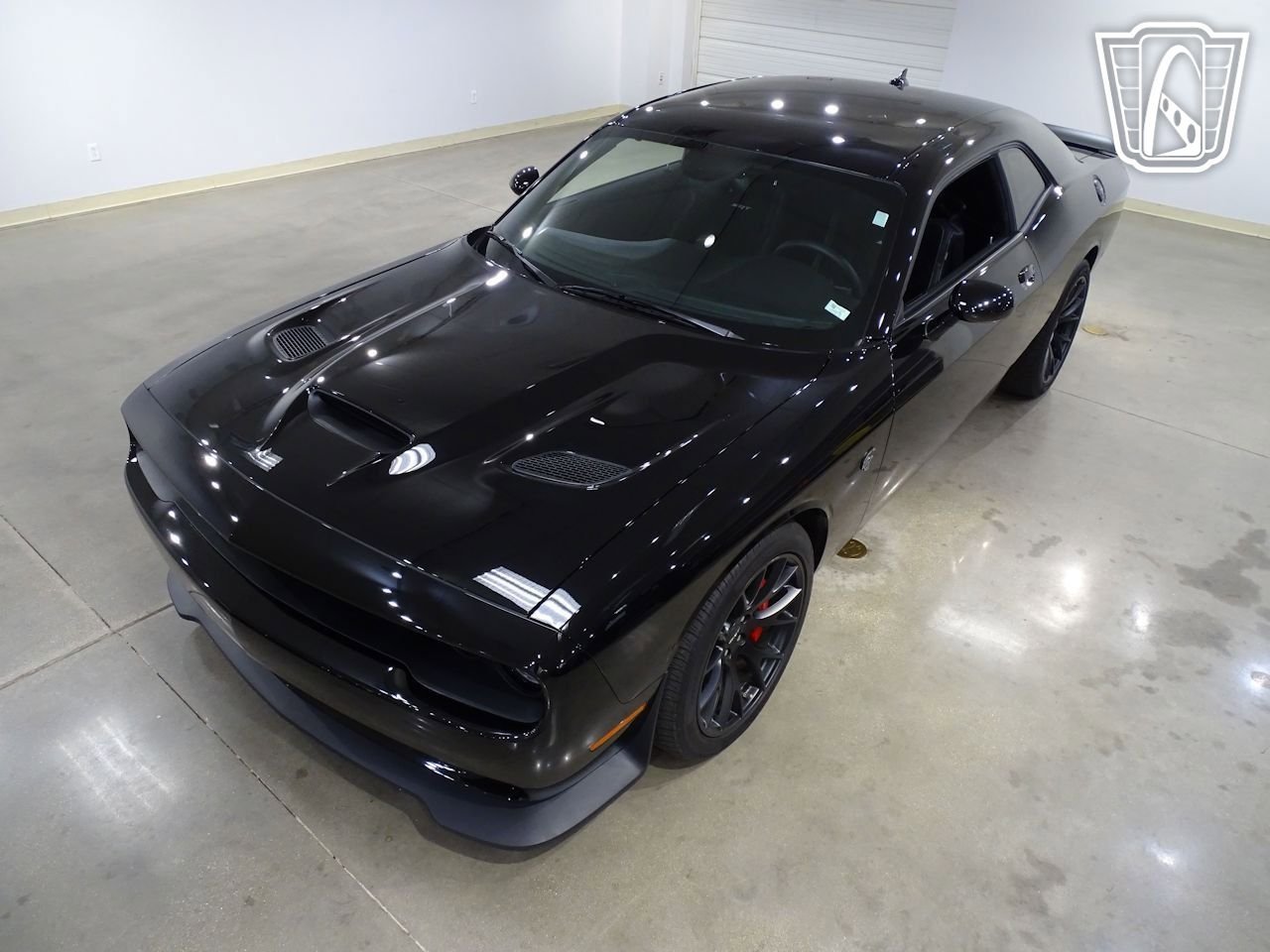Used 2015 Dodge Challenger SRT Hellcat RWD image 3