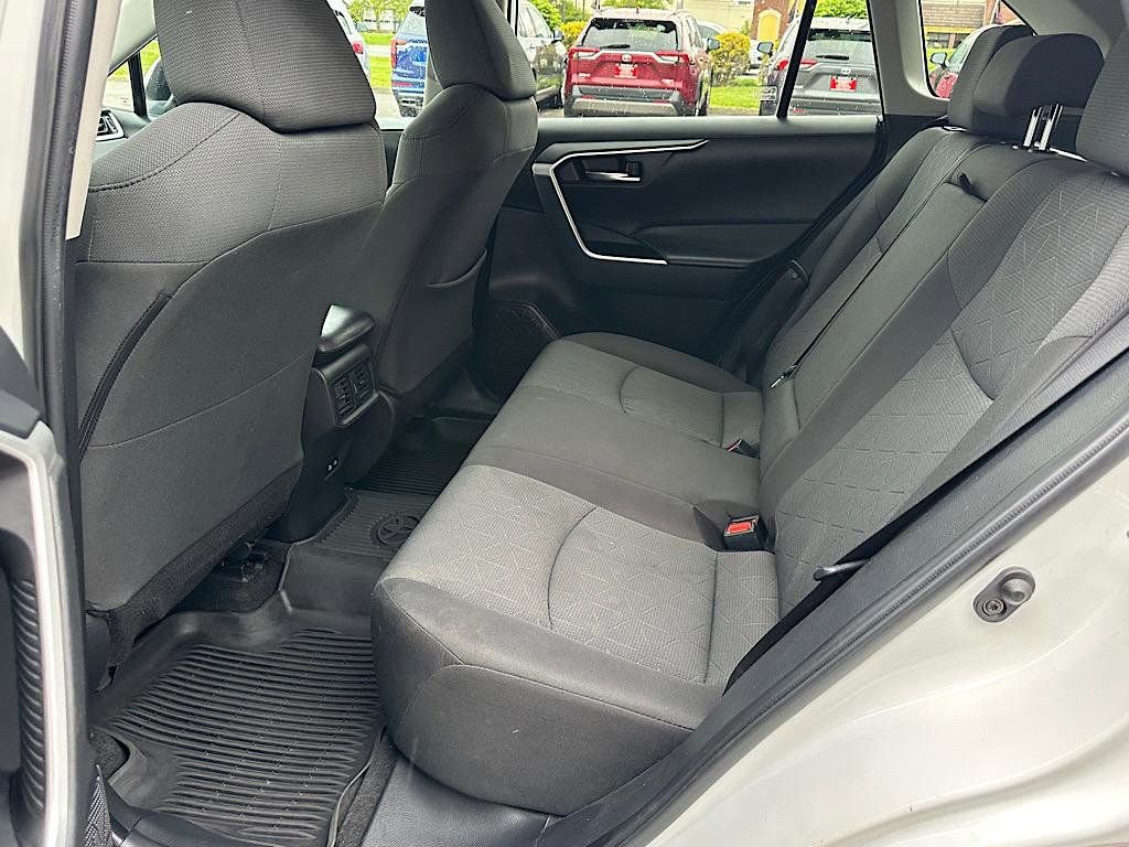 Certified 2022 Toyota RAV4 XLE w/ Convenience Package AWD/4WD image 15