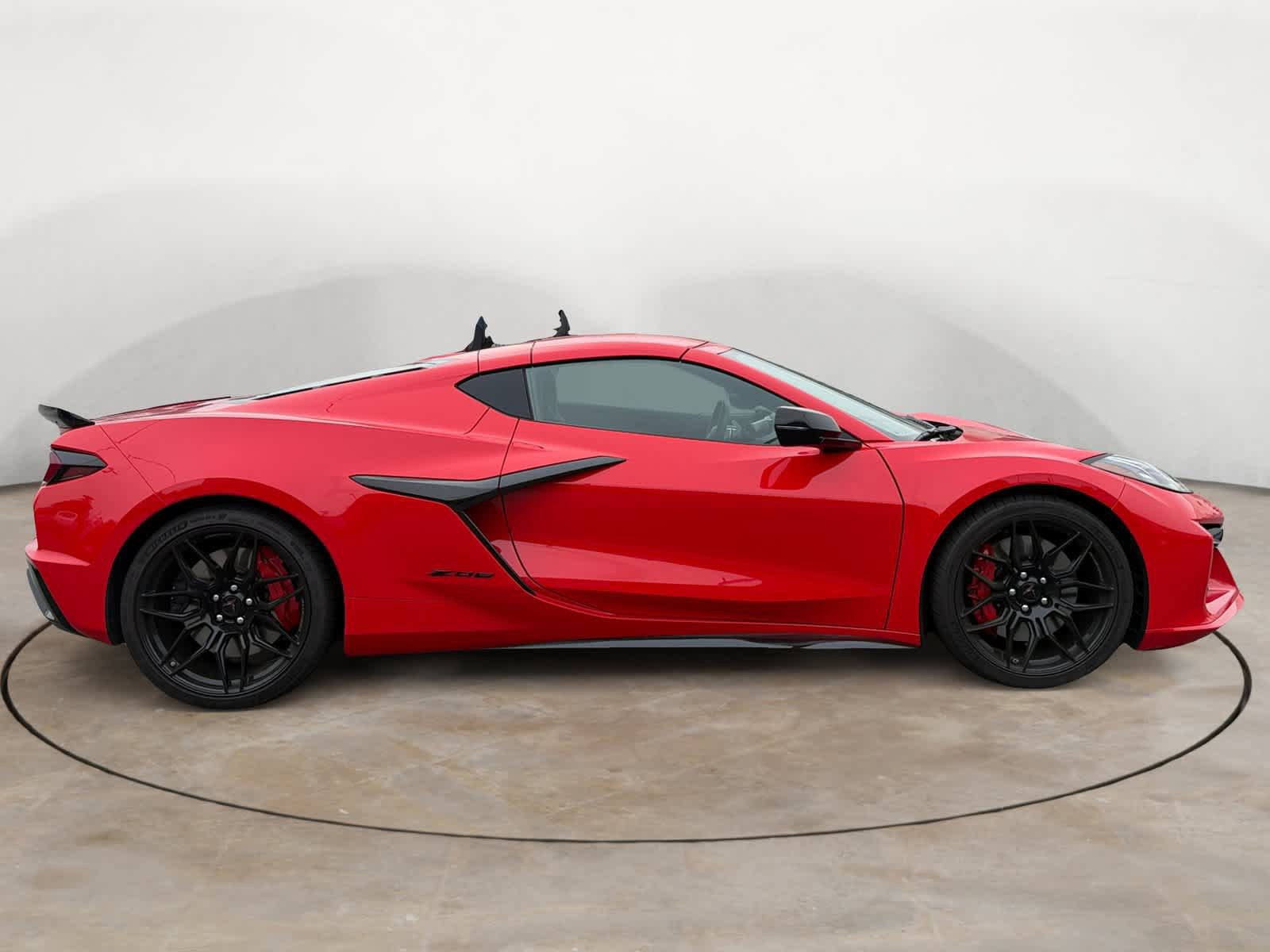 Used 2025 Chevrolet Corvette Z06 w/ Battery Protection Package RWD image 2