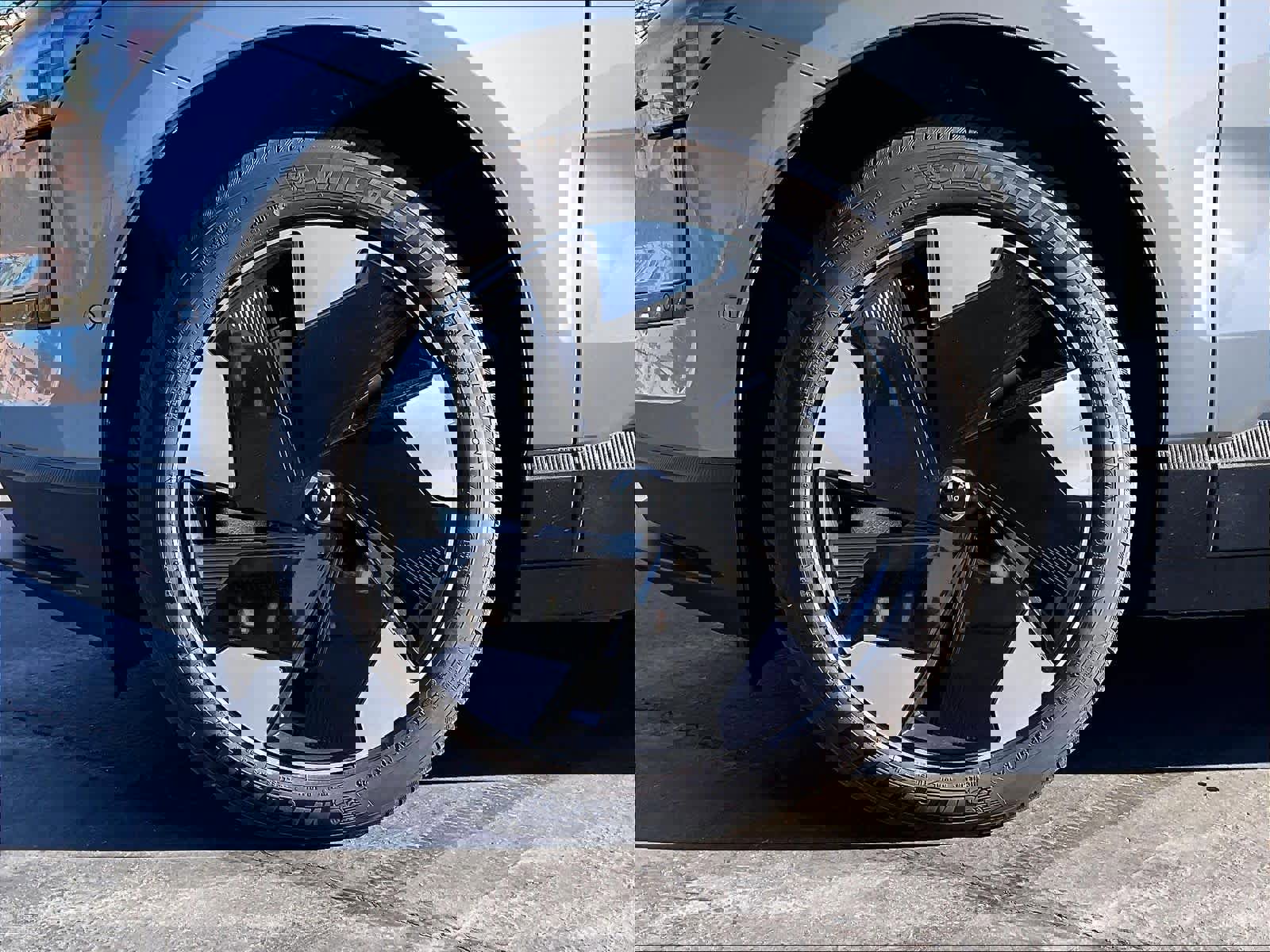 New 2025 Volvo EX30 Ultra w/ Protection Package Premier image 14