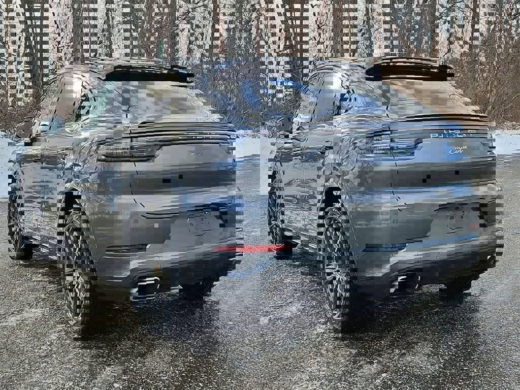 Certified 2022 Porsche Cayenne image 3