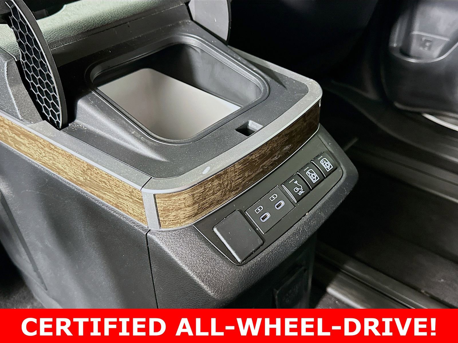 Certified 2025 Toyota Sienna Platinum image 26