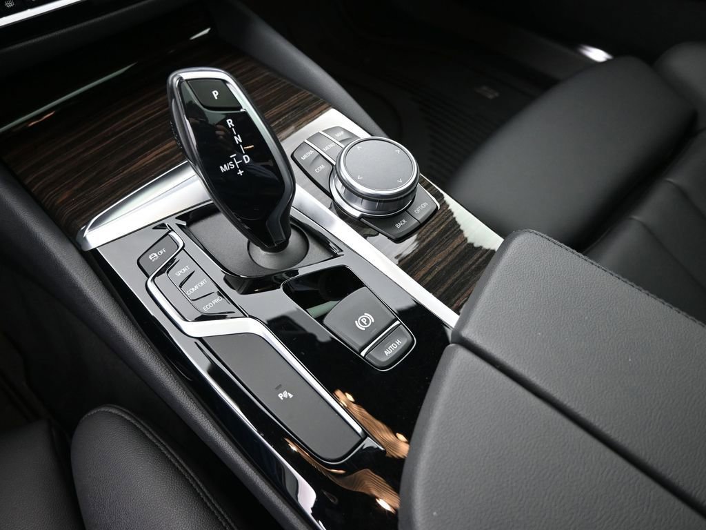 Used 2019 BMW 530i xDrive w/ Convenience Package image 15