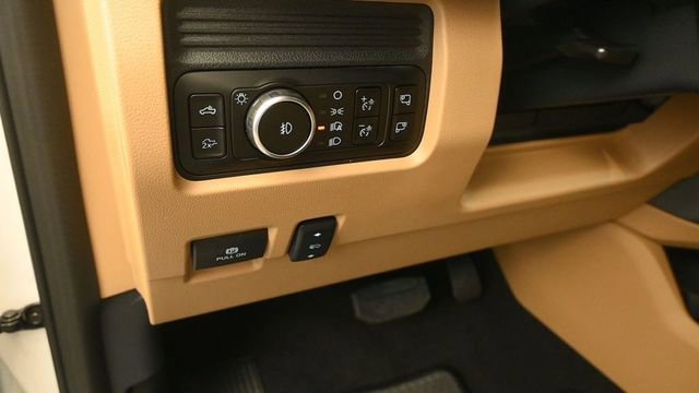 New 2026 Ford F350 4x4 Crew Cab Super Duty image 14
