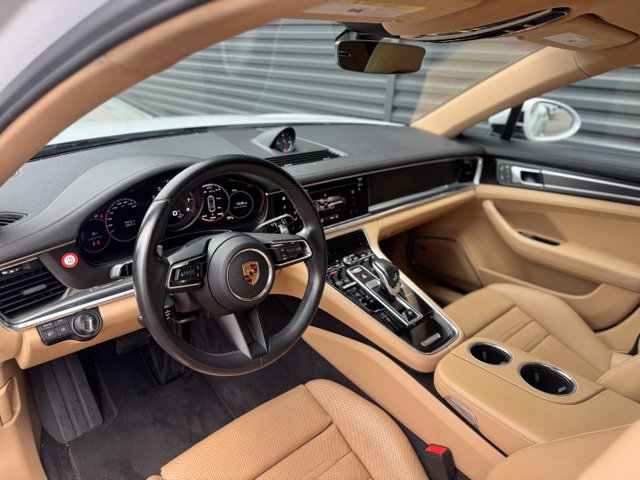 Used 2023 Porsche Panamera 4 Platinum Edition AWD/4WD image 4