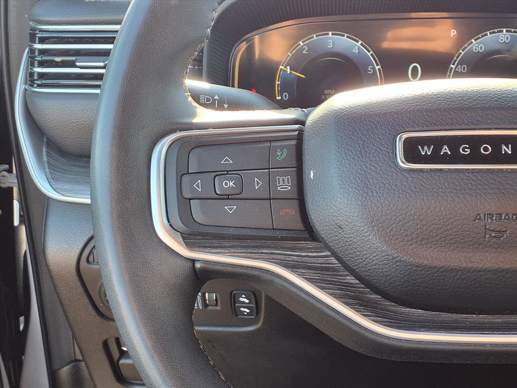 Used 2024 Jeep Wagoneer L Series II w/ Flexible Seating Group image 18