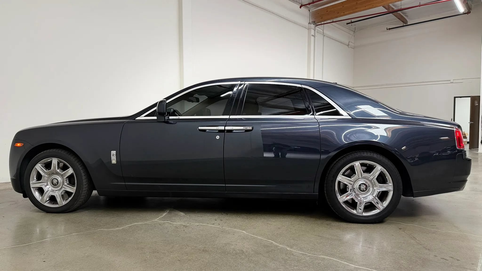 Used 2011 Rolls-Royce Ghost RWD image 8
