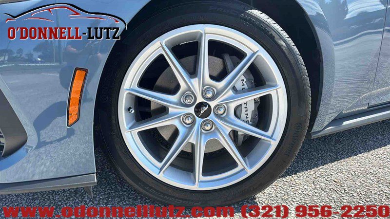 Used 2024 Ford Mustang GT Premium image 3