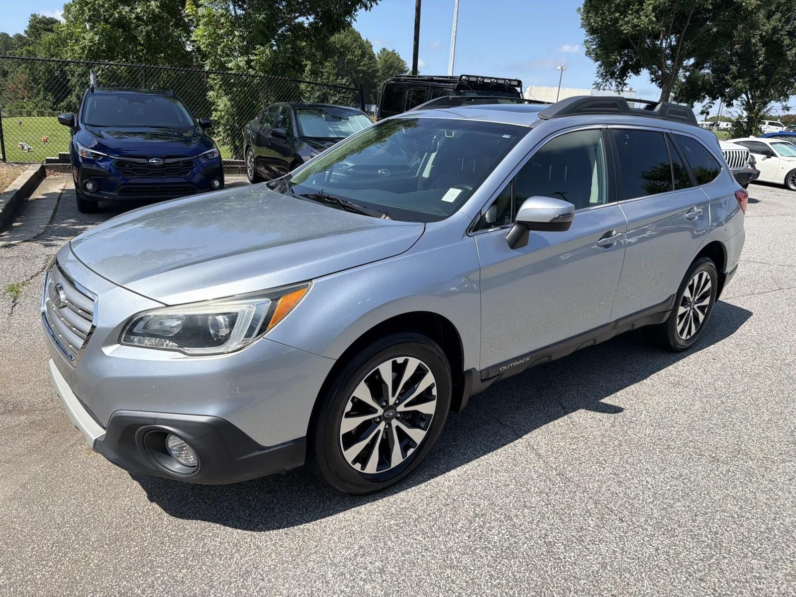 Used 2016 Subaru Outback 2.5i Limited AWD/4WD image 3