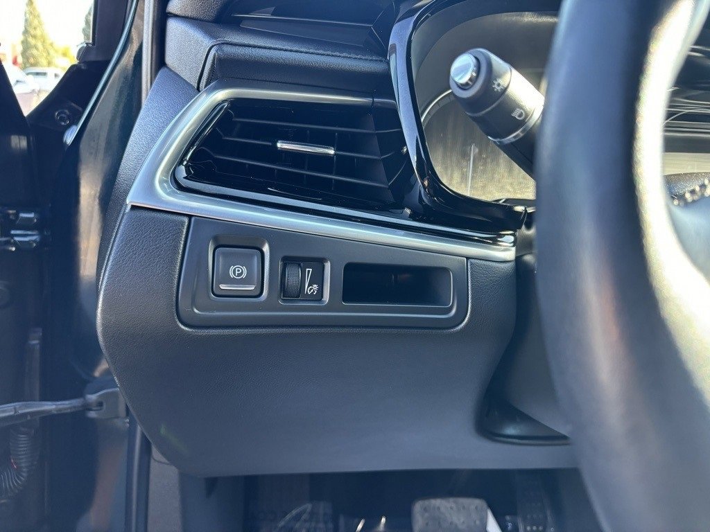 Used 2024 Cadillac XT6 Premium Luxury image 12